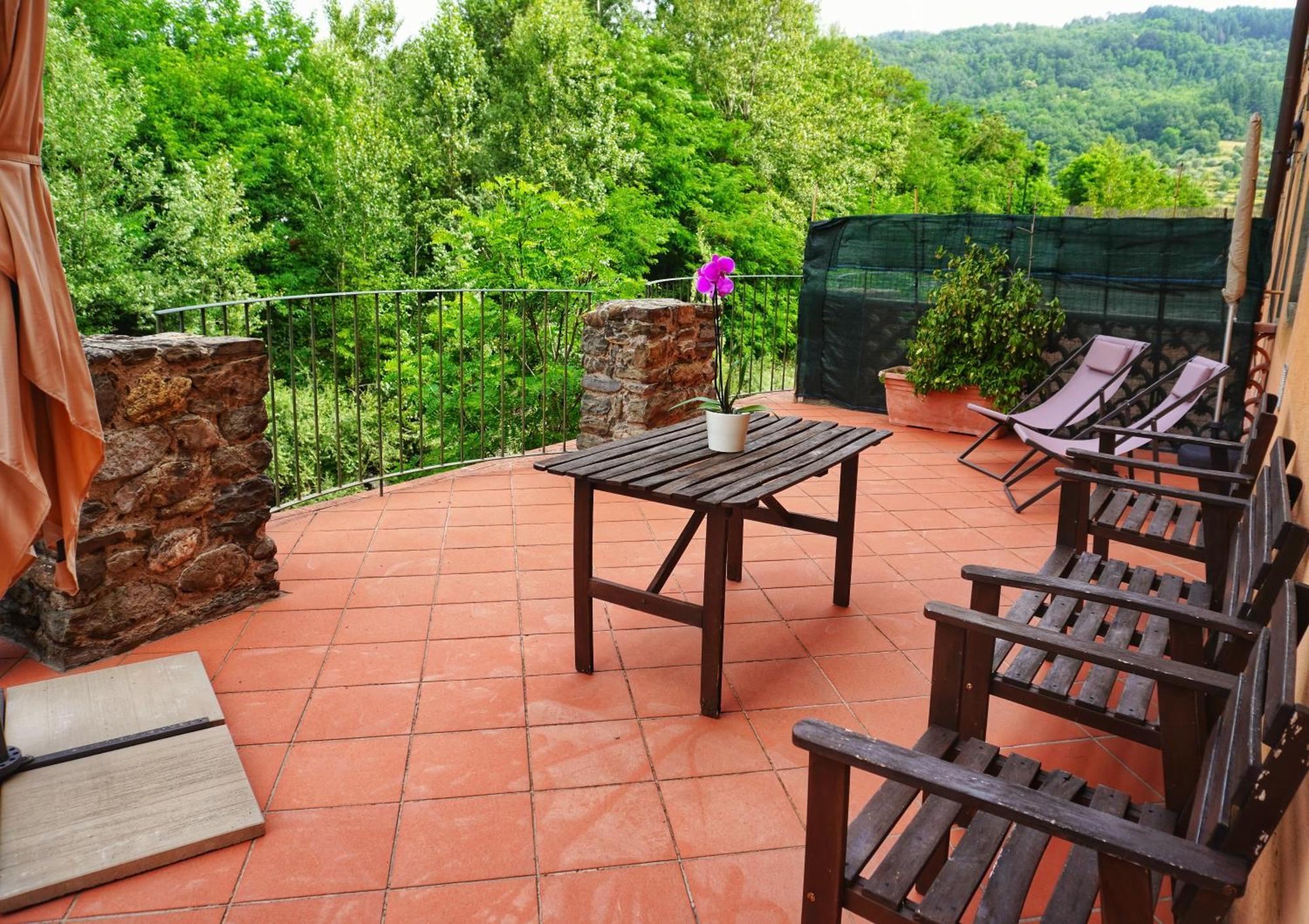 Lunigiana Experience Apartment ปอนเตรโมลิ ภายนอก รูปภาพ